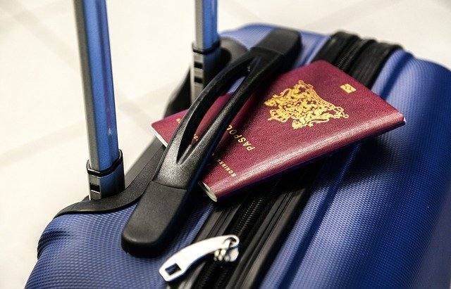 passport-g8e3655799_640