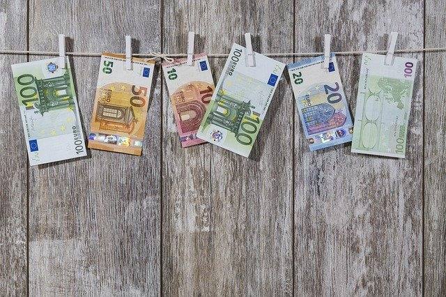 money-ga18d4b109_640